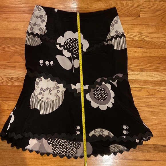 Nanette Lepore Silk Skirt Size 8 - Picture 15 of 15